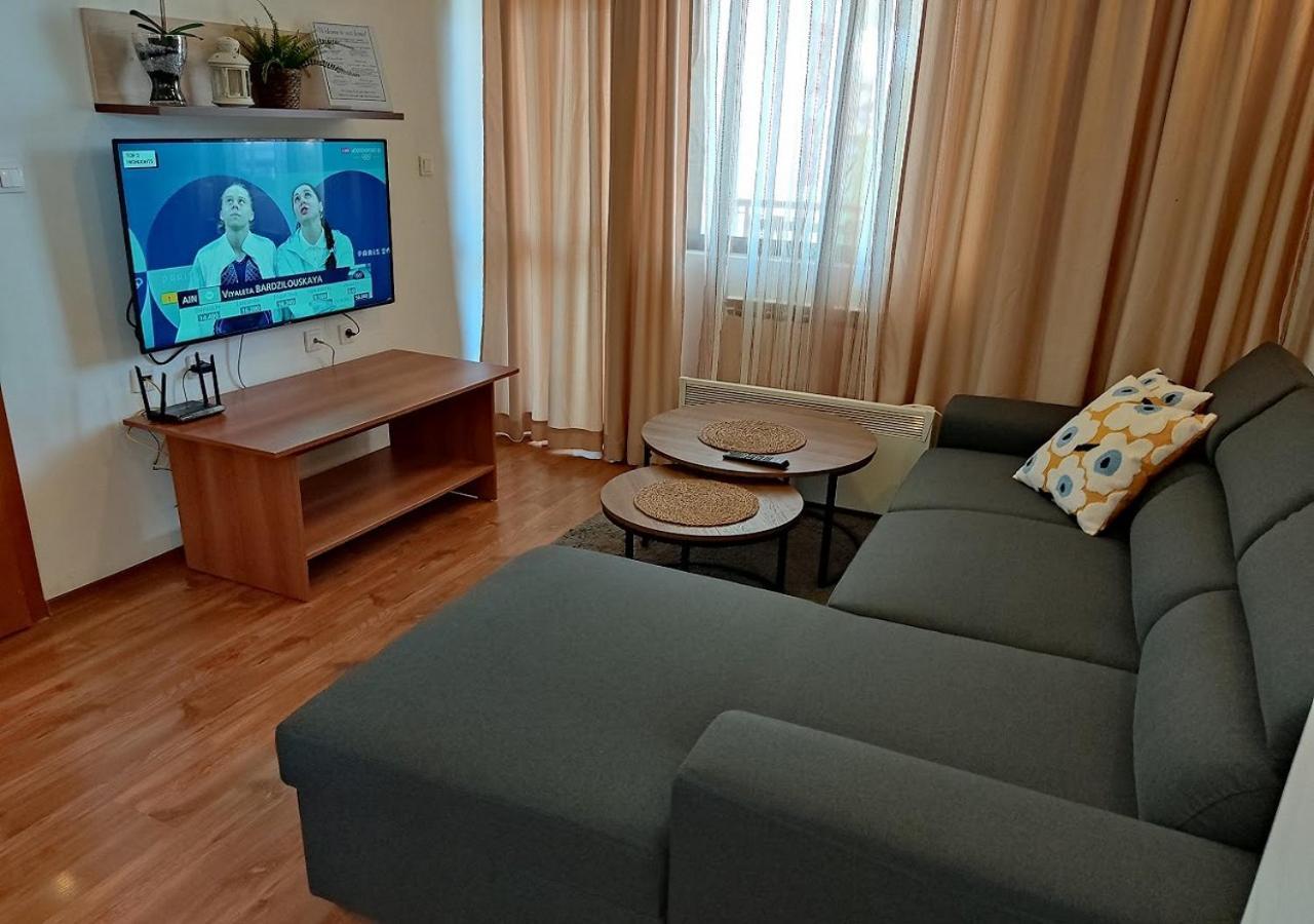 Family 2 Bed Apartment In Bansko Exterior photo