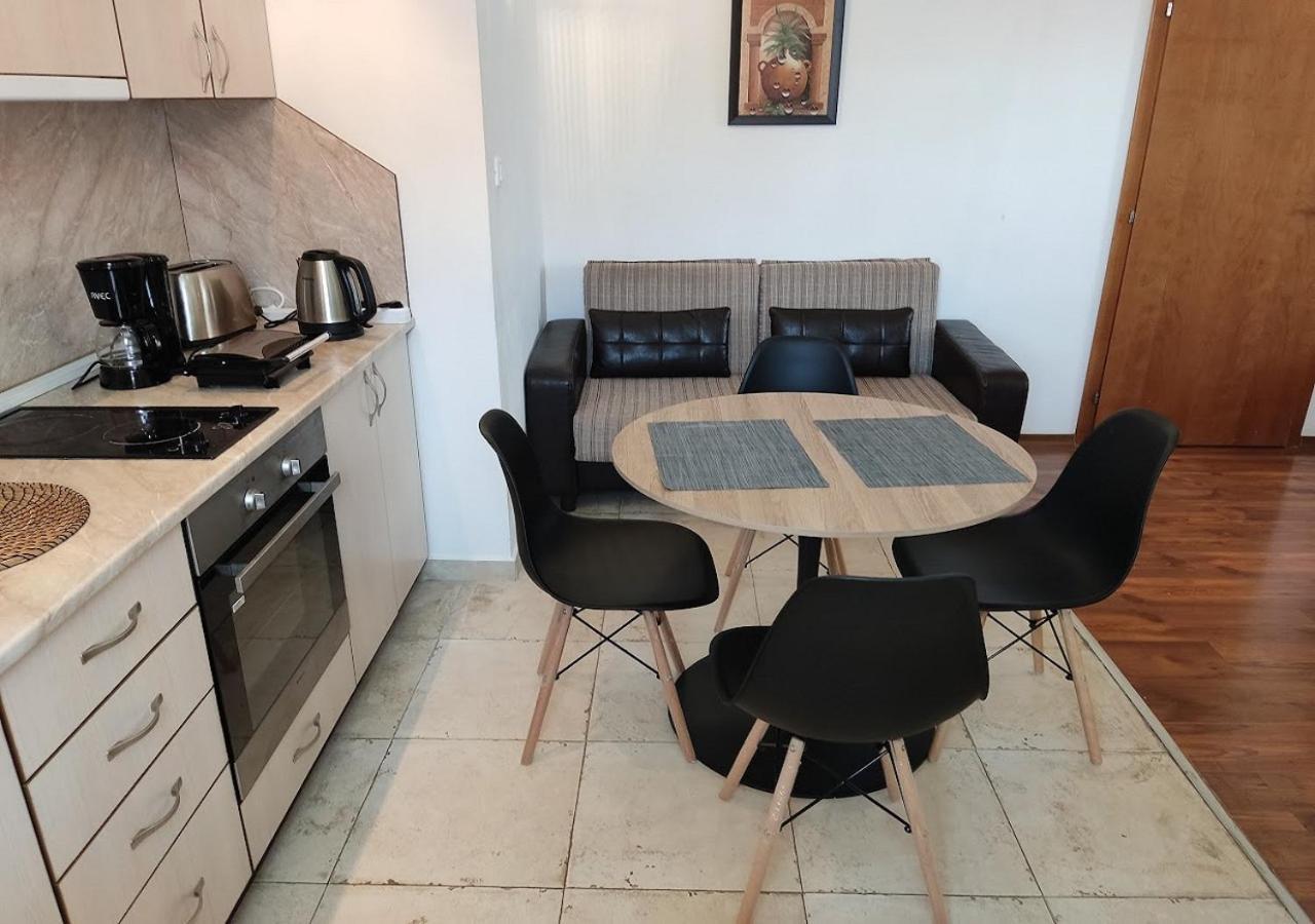 Family 2 Bed Apartment In Bansko Exterior photo